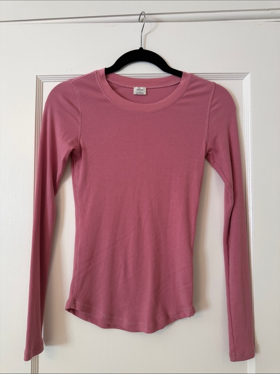 Aritzia Tops - Aritzia Wilfred Slim Long Sleeve Crewneck Top - Rose